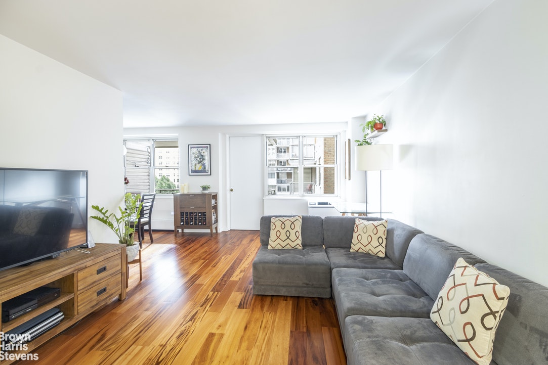 Photo 1 of 303 West 66th Street 8Aw, Upper West Side, NYC, $742,000, Web #: 21243087