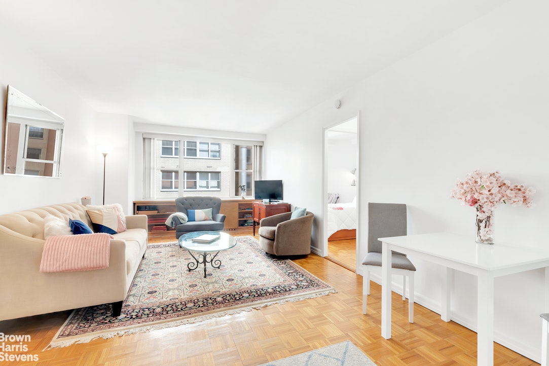 Photo 1 of 520 East 72nd Street 3P, Upper East Side, NYC, $475,000, Web #: 21254886