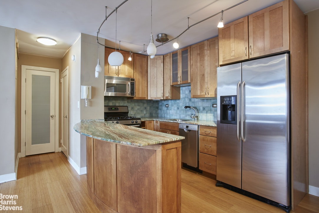 Photo 1 of 130 West 67th Street 17A, Upper West Side, NYC, $715,000, Web #: 21350931