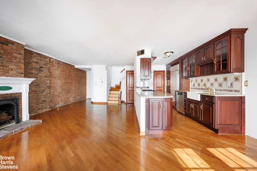 Photo 1 of 347 West 22nd Street 9, Greenwich Village/Chelsea, NYC, $1,470,000, Web #: 21369824