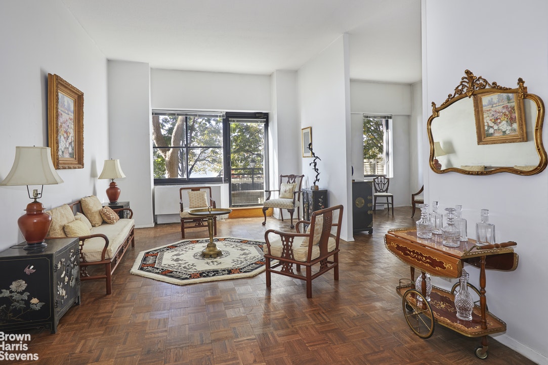 Photo 1 of 377 Rector Place 1C, Battery Park City, NYC, $1,050,000, Web #: 21437870