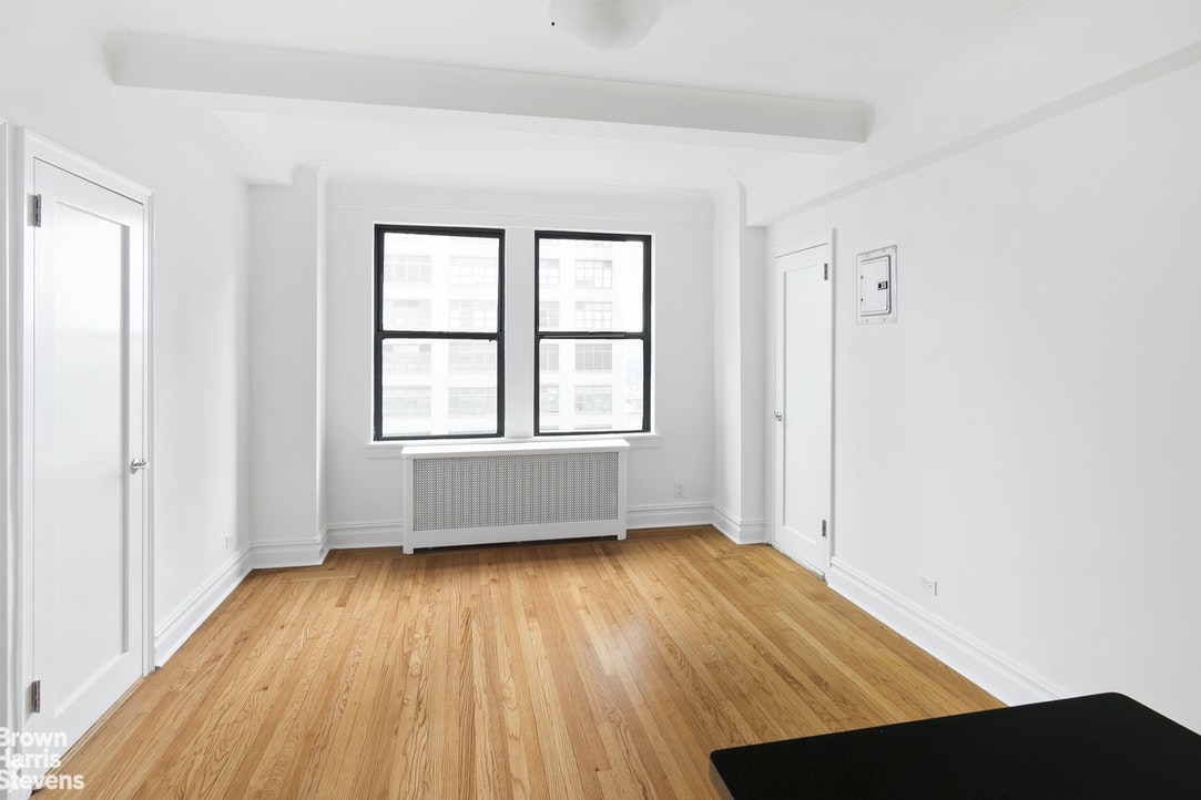 Photo 1 of 440 West 34th Street 9D, Midtown West, NYC, $2,300, Web #: 21479079