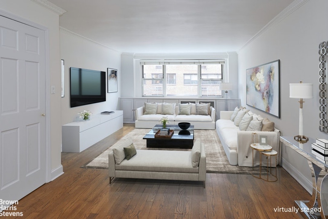Photo 1 of 233 East 70th Street 6P, Upper East Side, NYC, $1,120,000, Web #: 21707033