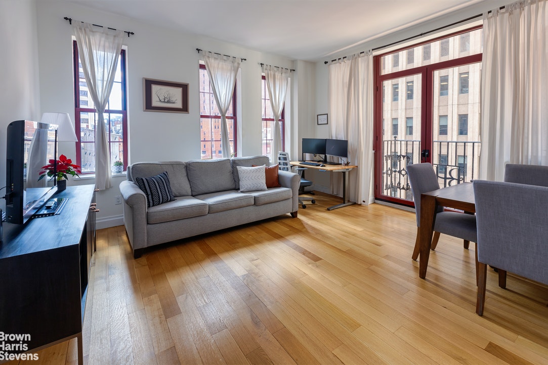 Photo 1 of 21 -23 South William St 5D, Financial District, NYC, $875,000, Web #: 21715909