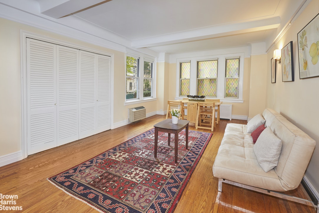 Photo 1 of 315 East 68th Street 2M, Upper East Side, NYC, $350,000, Web #: 21720641