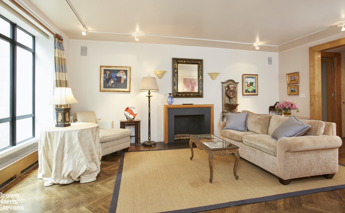 Photo 1 of 17 West 54th Street 5A, Midtown West, NYC, $650,000, Web #: 21790203