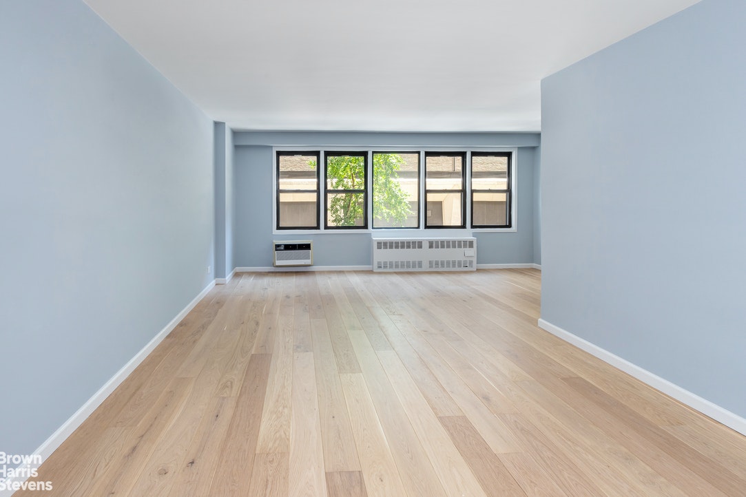 Photo 1 of 220 East 54th Street 2H, Midtown East, NYC, $3,100, Web #: 21826054