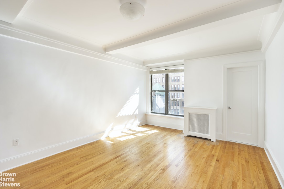 Photo 1 of 440 West 34th Street 12F, Midtown West, NYC, $2,700, Web #: 21955485