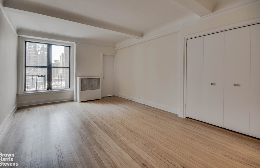 Photo 1 of 440 West 34th Street 4F, Midtown West, NYC, $2,692, Web #: 22018252