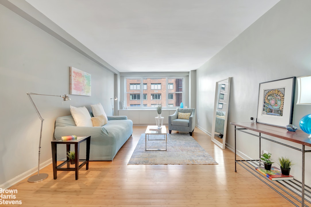 Photo 1 of 520 East 72nd Street 10A, Upper East Side, NYC, $649,000, Web #: 22023666