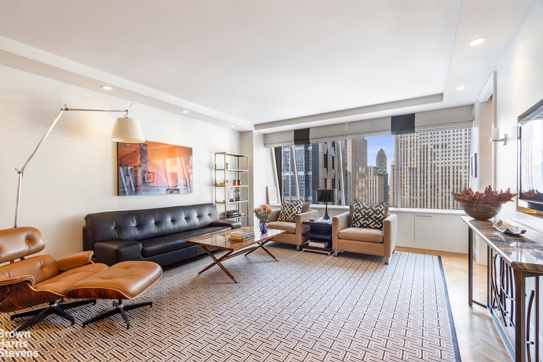 Photo 1 of 15 West 53rd Street 32C, Midtown West, NYC, $1,550,000, Web #: 22027270