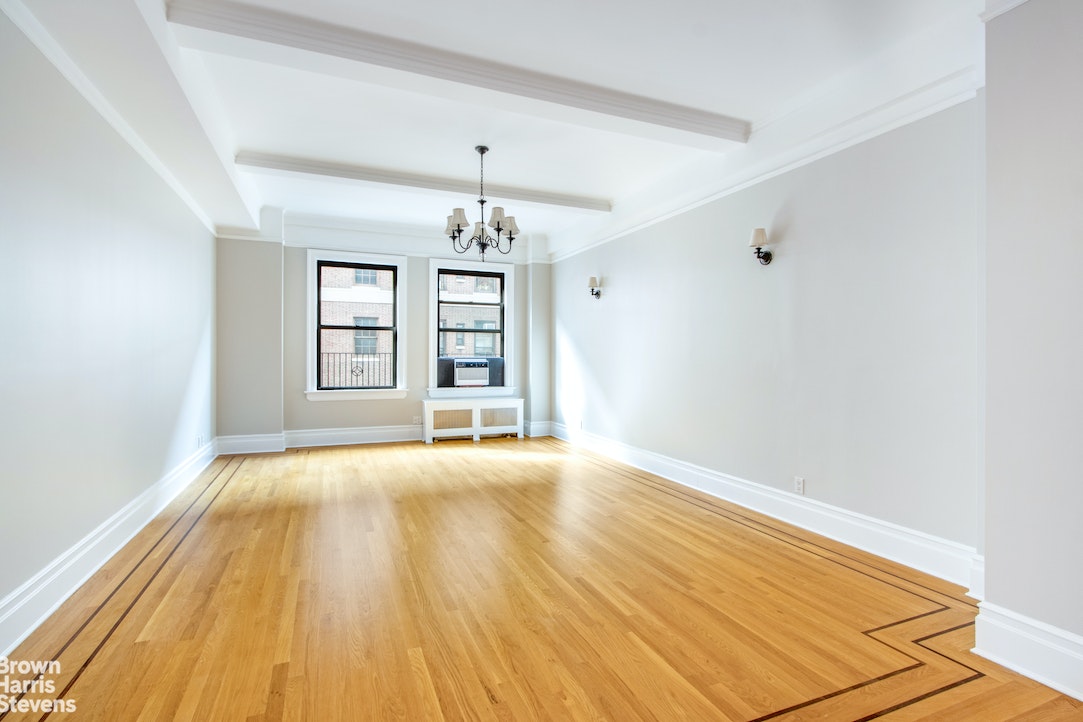 Photo 1 of 215 West 90th Street 10E, Upper West Side, NYC, $9,500, Web #: 22039997