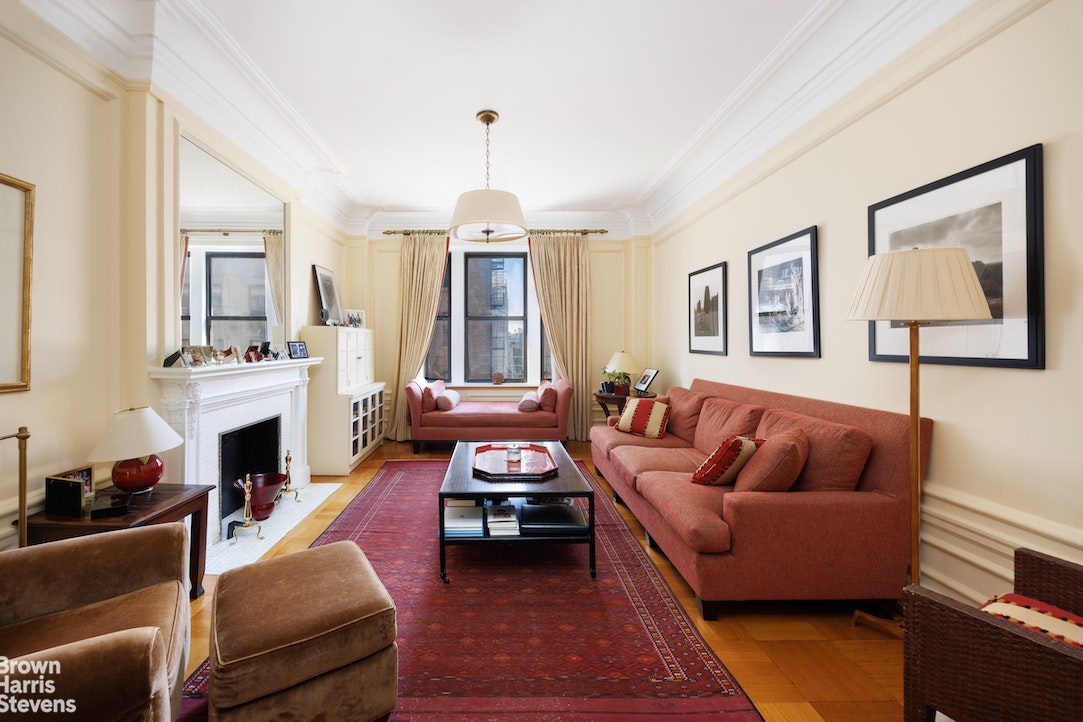 Photo 1 of 801 West End Avenue 6D, Upper West Side, NYC, $1,930,000, Web #: 22061726