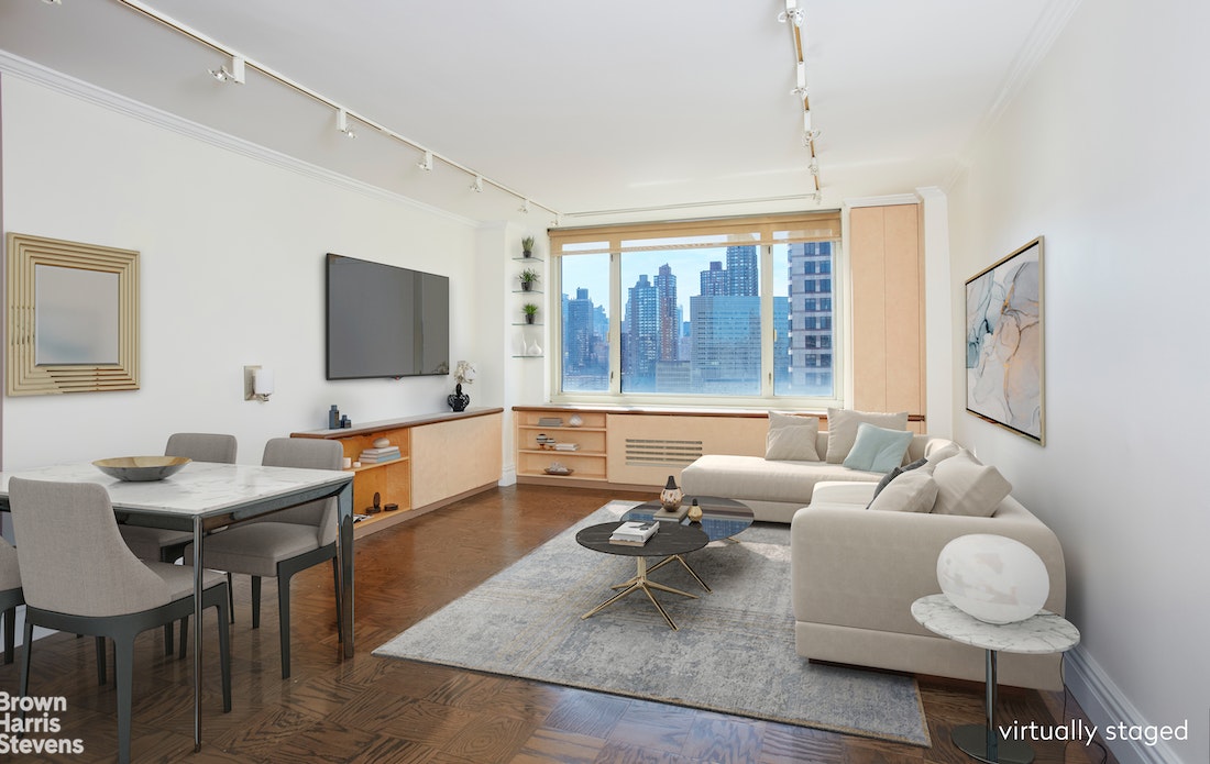 Photo 1 of 130 West 67th Street 24F, Upper West Side, NYC, $710,000, Web #: 22075382
