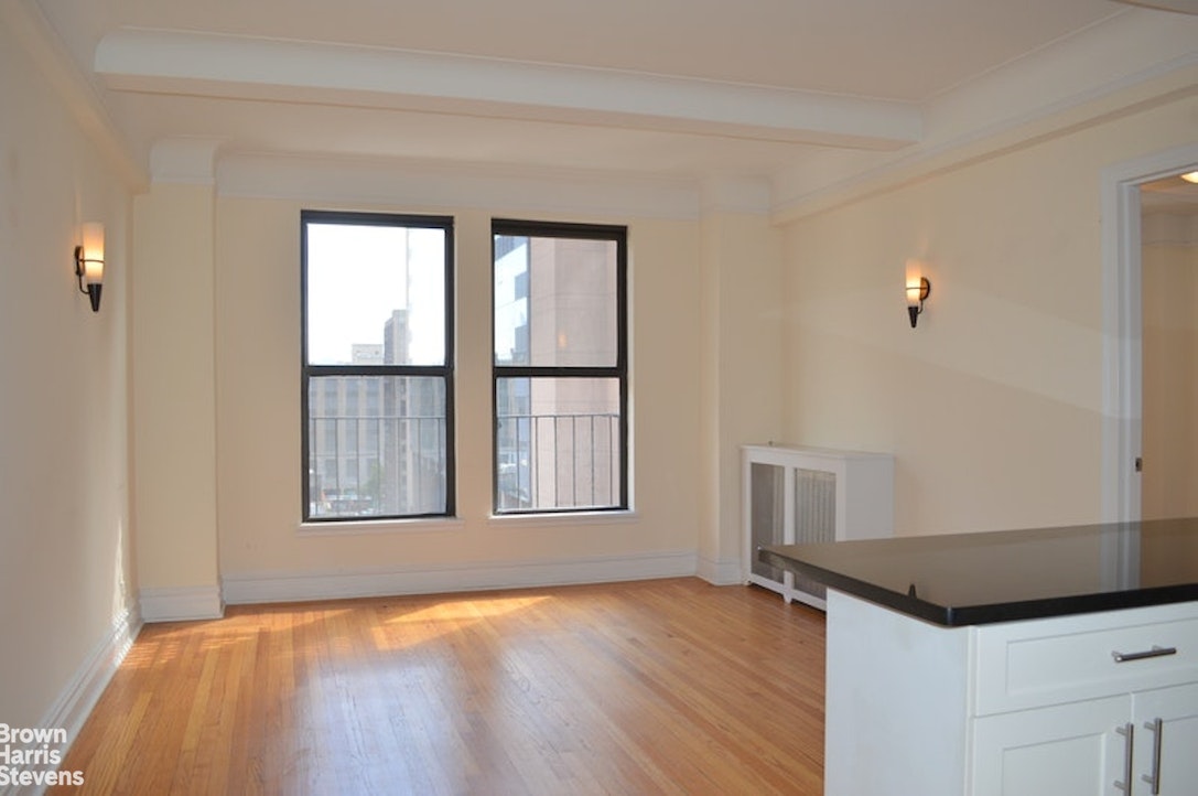 Photo 1 of 440 West 34th Street 3E, Midtown West, NYC, $3,400, Web #: 22079656