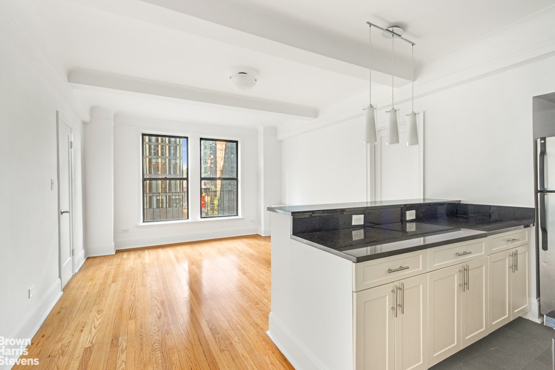 Photo 1 of 440 West 34th Street 6Ef, Midtown West, NYC, $5,300, Web #: 22121824