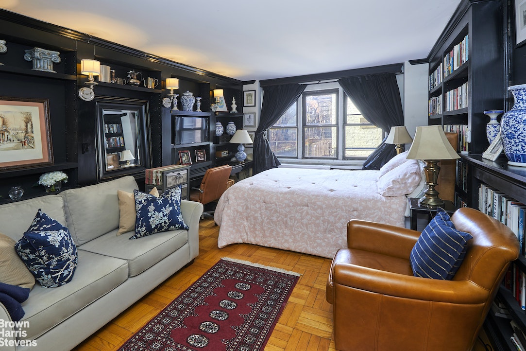 Photo 1 of 460 East 79th Street 3C, Upper East Side, NYC, $525,000, Web #: 22269070