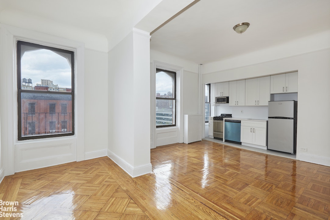 Photo 1 of 60 West 76th Street 6B, Upper West Side, NYC, $2,950, Web #: 22311211