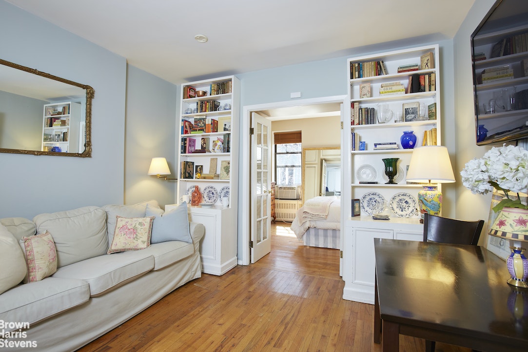 Photo 1 of 214 East 84th Street 4C, Upper East Side, NYC, $395,000, Web #: 22364311