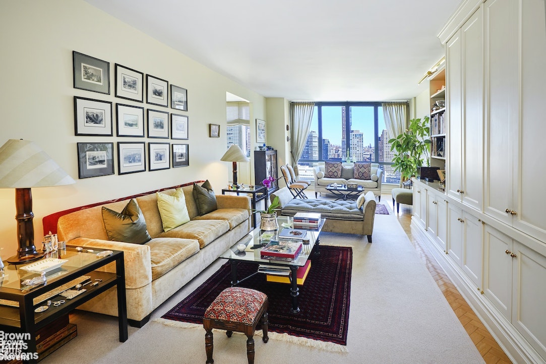 Photo 1 of 2 Columbus Avenue 24A, Upper West Side, NYC, $12,000, Web #: 22402837