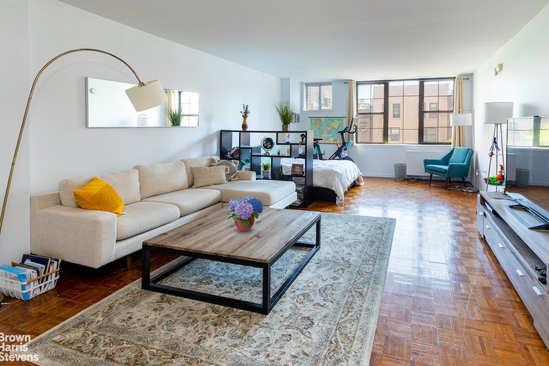 Photo 1 of 222 West 14th Street 5H, West Village, NYC, $755,000, Web #: 22404107