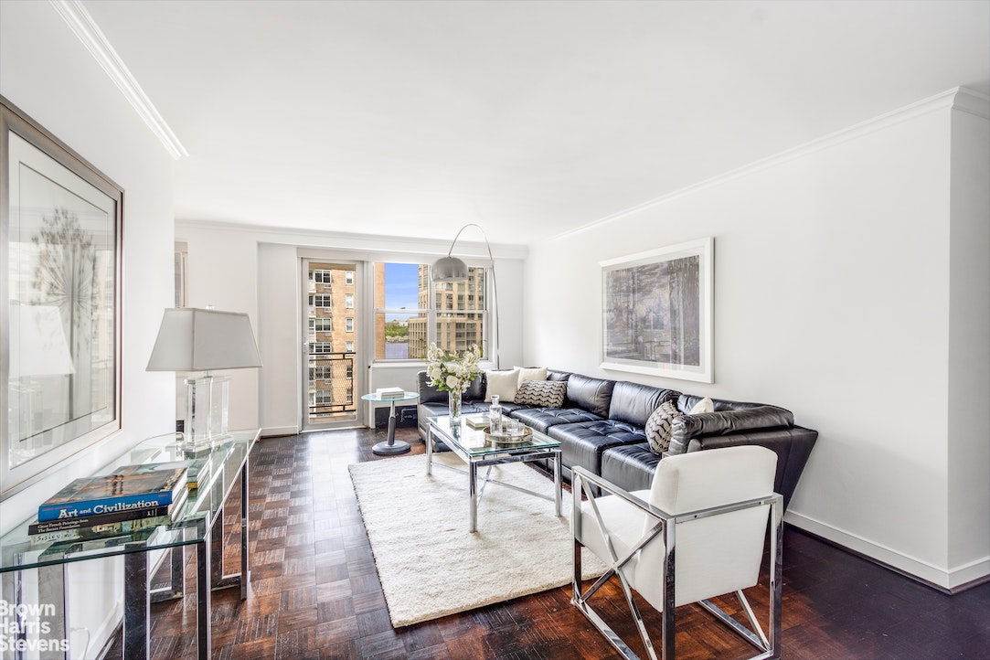 Photo 1 of 303 West 66th Street 16Je, Upper West Side, NYC, $960,000, Web #: 22426467