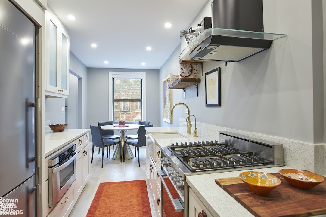 Photo 1 of 155 East 93rd Street 11D, Upper East Side, NYC, $670,000, Web #: 22510822
