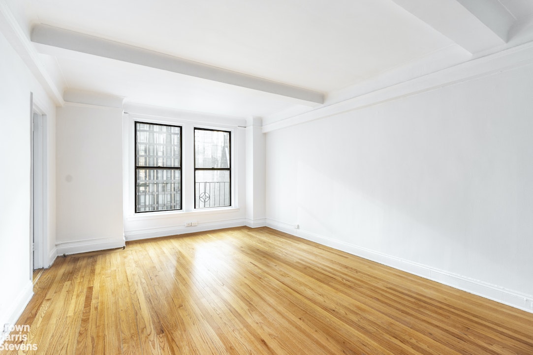 Photo 1 of 440 West 34th Street 12G, Midtown West, NYC, $3,650, Web #: 22511783
