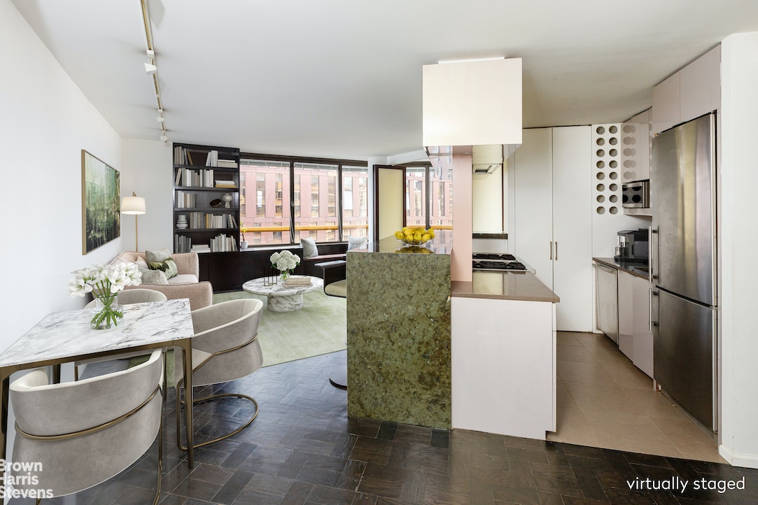 Photo 1 of 630 First Avenue 34E, Midtown East, NYC, $1,100,000, Web #: 22514204