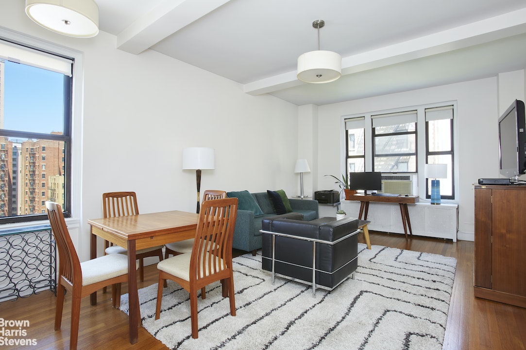 Photo 1 of 243 West End Avenue 1008, Upper West Side, NYC, $4,100, Web #: 22547290