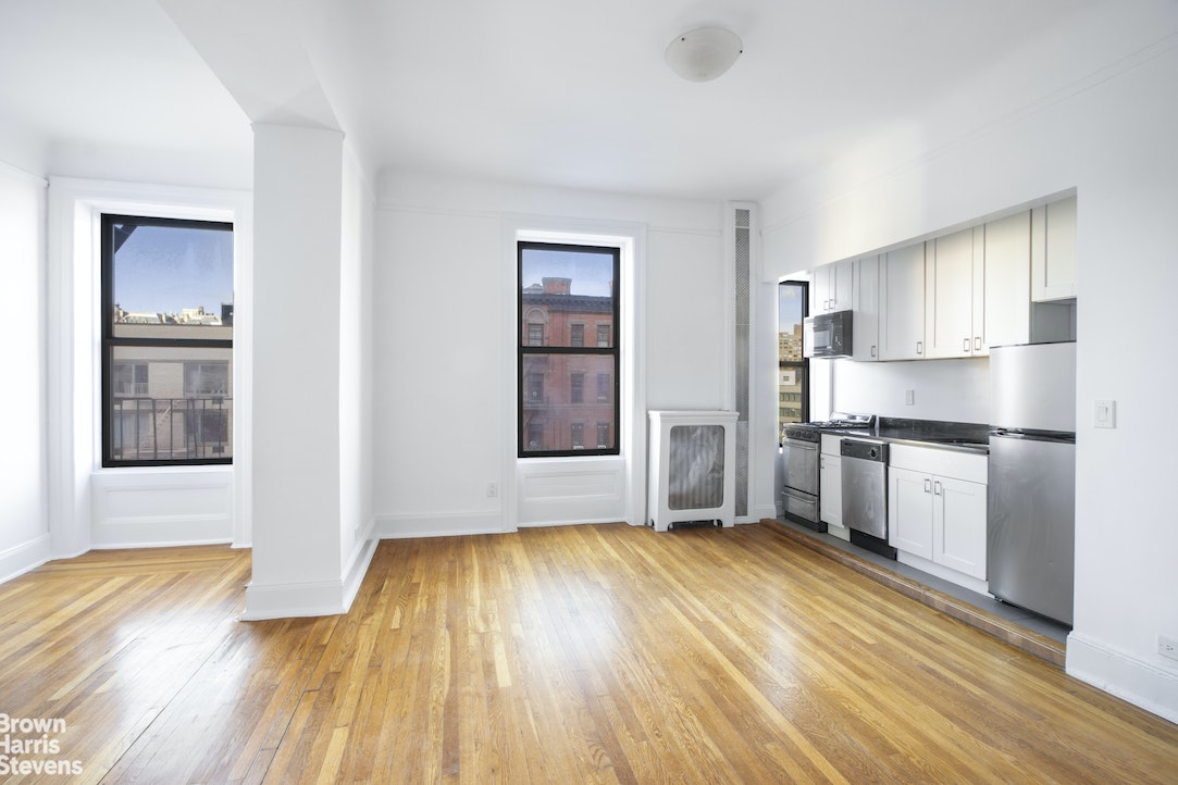 Photo 1 of 60 West 76th Street 5B, Upper West Side, NYC, $3,000, Web #: 22548784