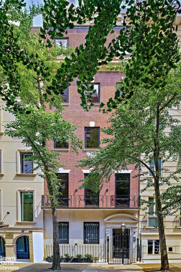Photo 1 of 29 Beekman Place, Midtown East, NYC, $27,500,000, Web #: 22637167