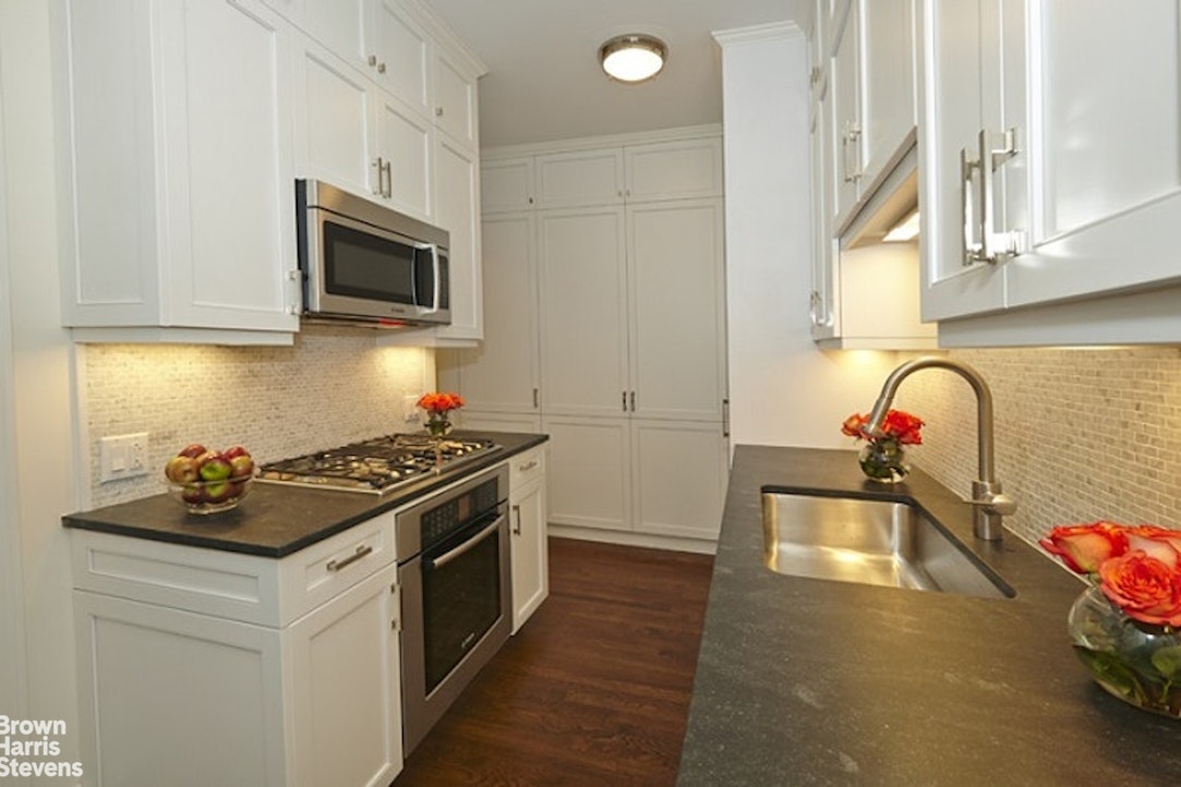 Photo 1 of 610 West 110th Street 7C, Upper West Side, NYC, $7,500, Web #: 22638130