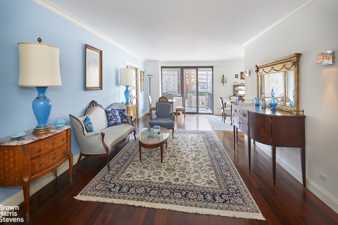 Photo 1 of 10 West 66th Street 12F, Upper West Side, NYC, $2,100,000, Web #: 22669275