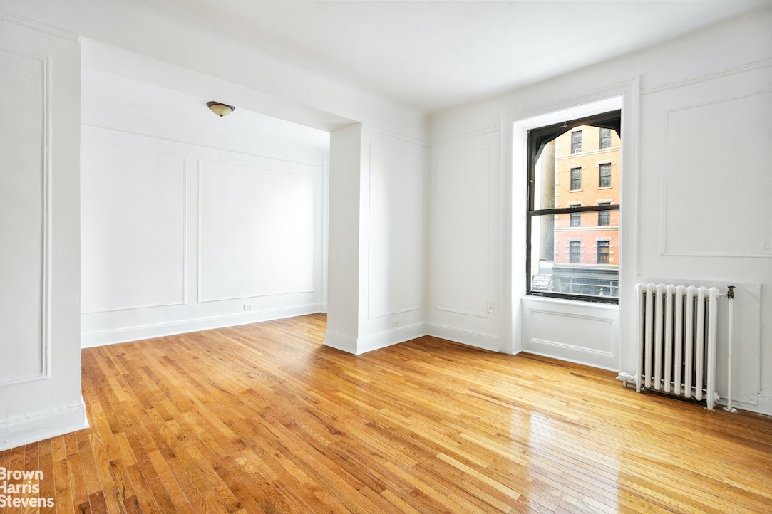 Photo 1 of 60 West 76th Street 2B, Upper West Side, NYC, $3,000, Web #: 22708698