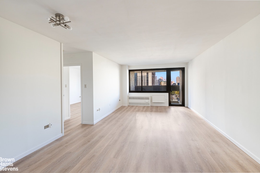 Photo 1 of 333 Pearl Street 20J, Financial District, NYC, $695,000, Web #: 22792562