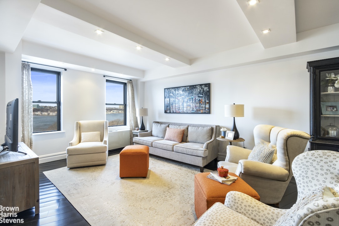 Photo 1 of 230 Riverside Drive 10D, Upper West Side, NYC, $8,995, Web #: 22837344