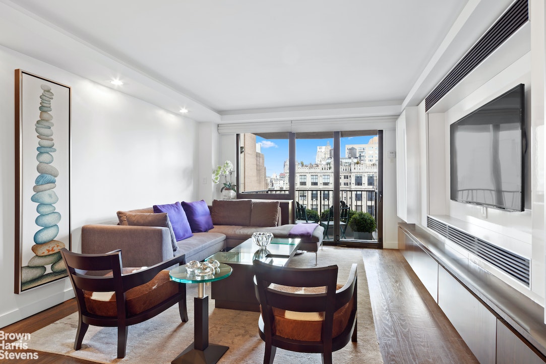 Photo 1 of 10 West 66th Street 18B, Upper West Side, NYC, $1,695,000, Web #: 22866615