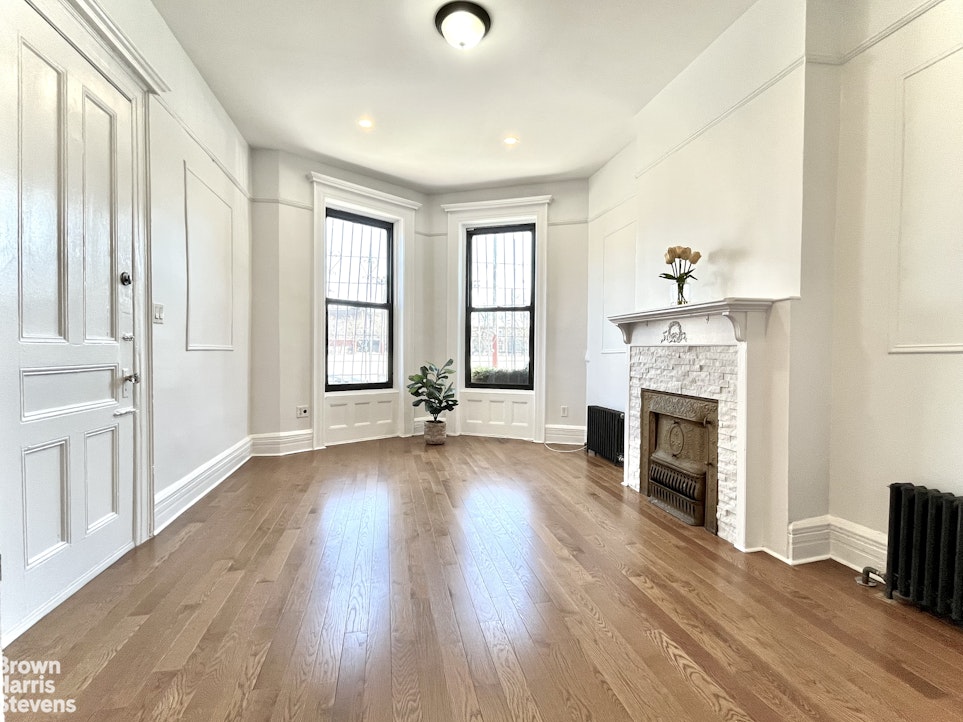 Photo 1 of 14 St Andrews Pl 1, Crown Heights, New York, $5,000, Web #: 22868609