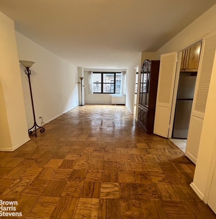 Photo 1 of 305 East 40th Street 11S, Midtown East, NYC, $4,600, Web #: 22972876