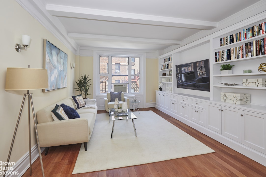 Photo 1 of 122 East 82nd Street 5A, Upper East Side, NYC, $1,695,000, Web #: 22986147