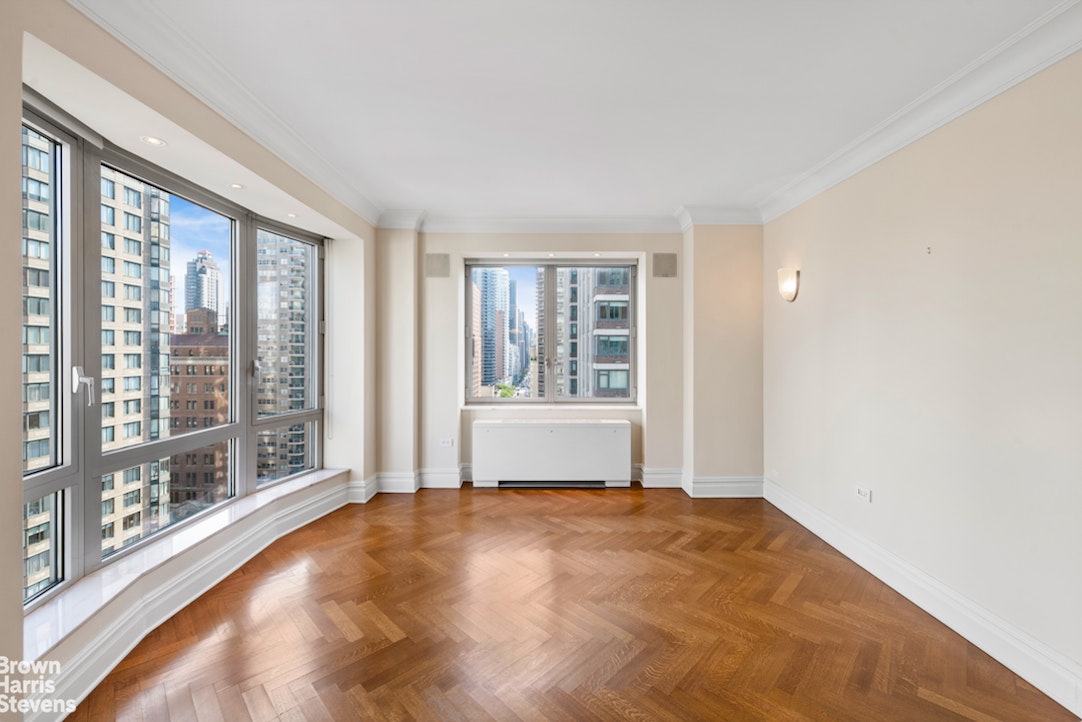Photo 1 of 181 East 65th Street 15D, Upper East Side, NYC, $13,500, Web #: 22993849