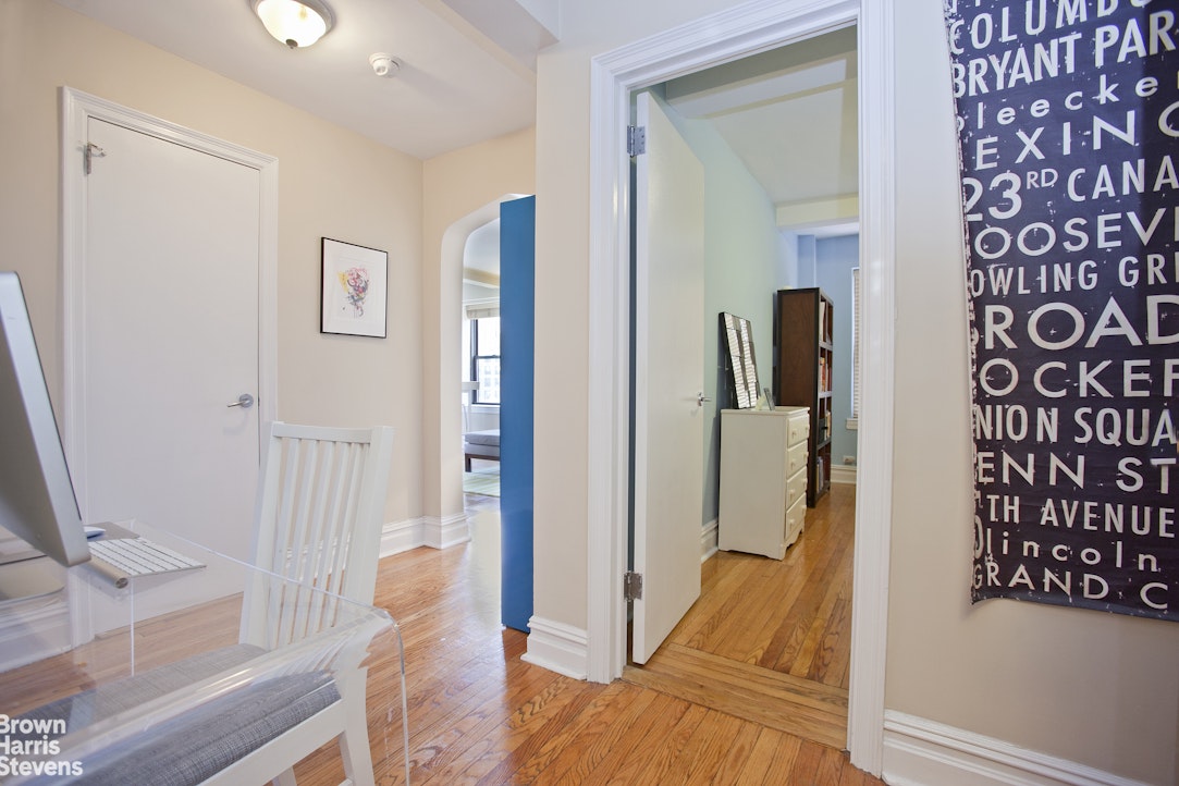 Photo 1 of 230 Riverside Drive 8P, Upper West Side, NYC, $4,200, Web #: 23045386