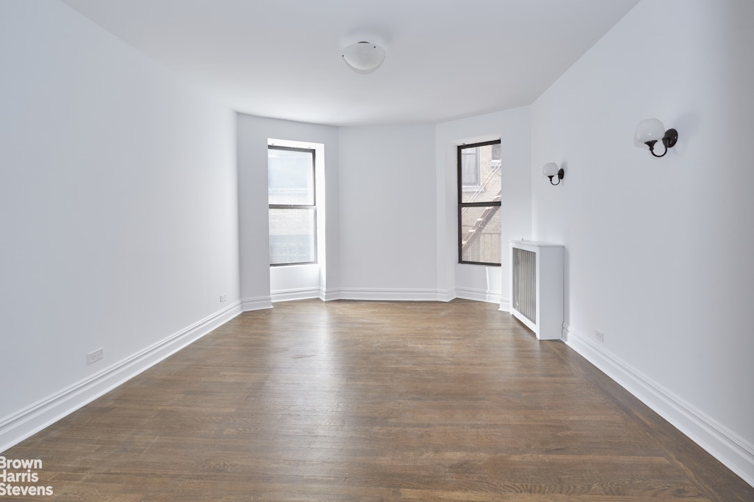 Photo 1 of 60 West 76th Street 2E, Upper West Side, NYC, $5,350, Web #: 23097639