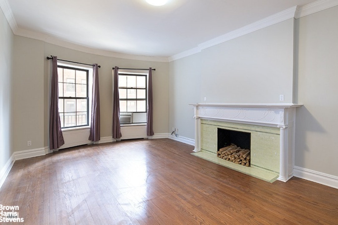 Photo 1 of 219 West 70th Street 3F, Upper West Side, NYC, $2,650, Web #: 23110124