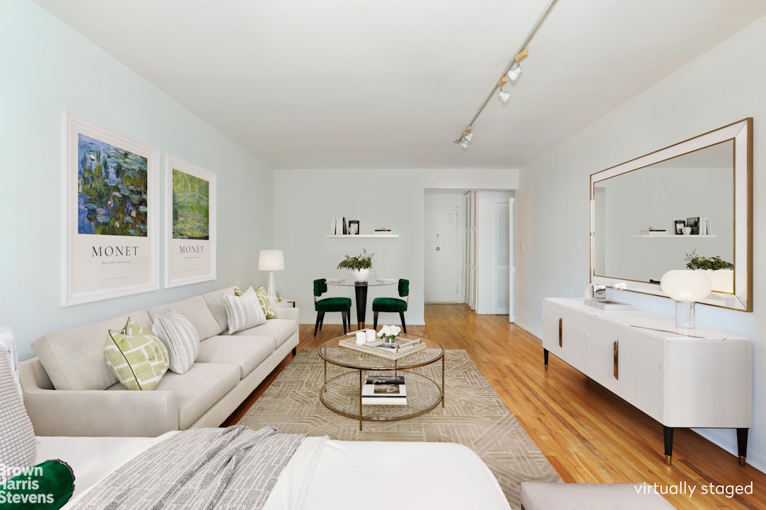 Photo 1 of 54 Orange Street 4E, Brooklyn Heights, New York, $450,000, Web #: 23124600