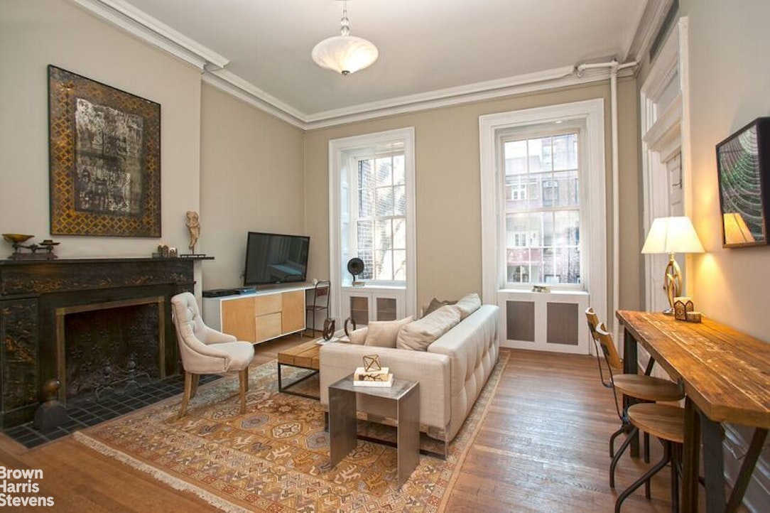 Photo 1 of 13 East Ninth Street 3R, Greenwich Village, NYC, $6,950, Web #: 23141145