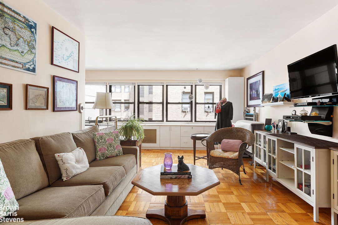 Photo 1 of 411 East 57th Street 15C, Midtown East, NYC, $395,000, Web #: 23169809