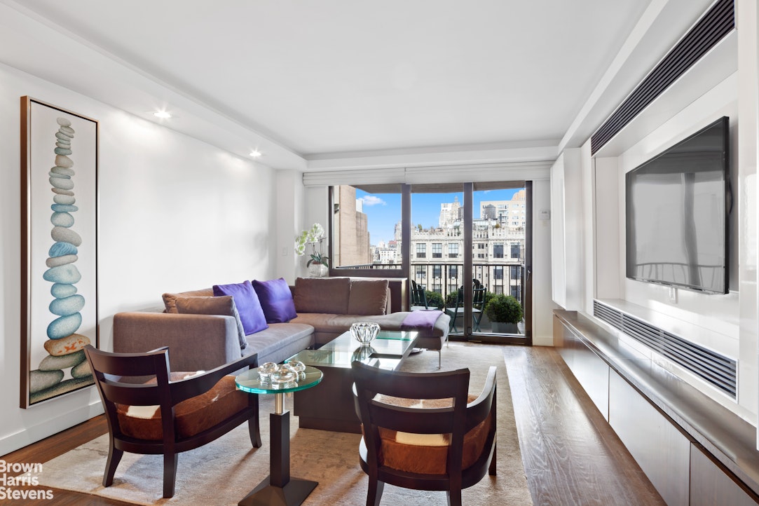 Photo 1 of 10 West 66th Street 18B, Upper West Side, NYC, $1,695,000, Web #: 23176992