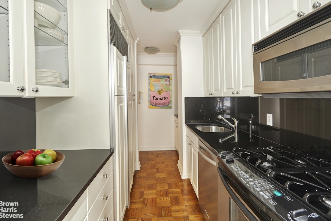 Photo 1 of 1025 Fifth Avenue 4G/N, Upper East Side, NYC, $1,699,000, Web #: 23253014